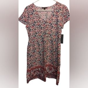 NWT City Triangles v neck printed flowy floral cap sleeve brass colored buttons